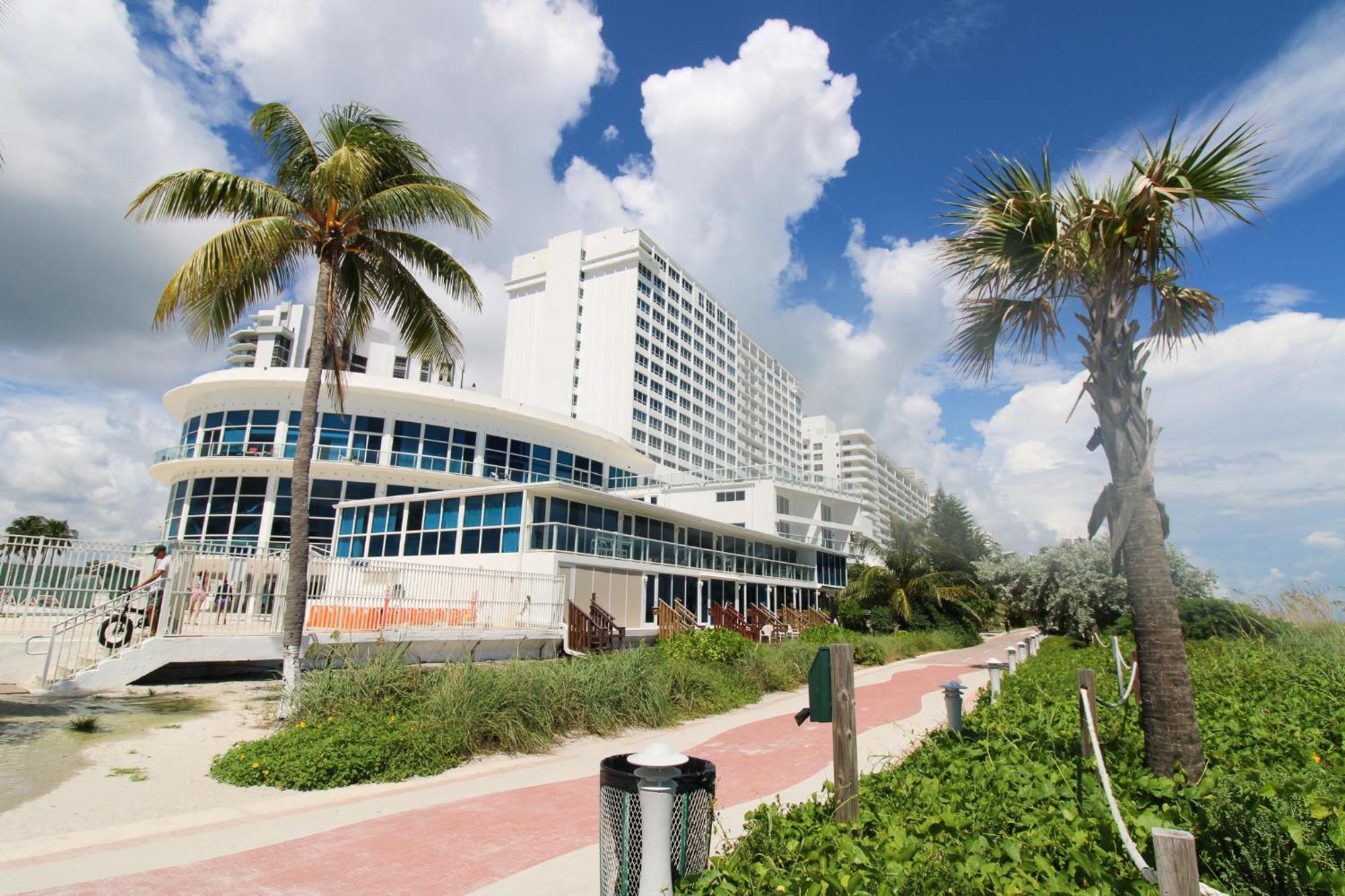 Castle 835 Oceanview Studio On Beach With Pool, Gym, Bars, And Free Parking Miami Beach Exterior photo